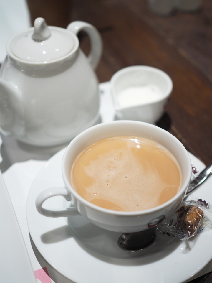 よーじや製抹茶カプチーノが美味しいよーじやカフェの紅茶