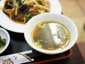 香港風中華料理・好再来のサービス定食のスープ