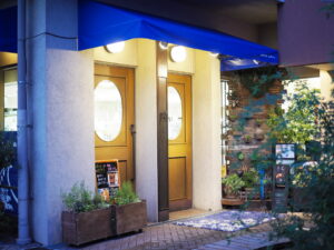 東大阪石切の洋菓子店シェ・アオタニはオンラインショップでもカフェでも