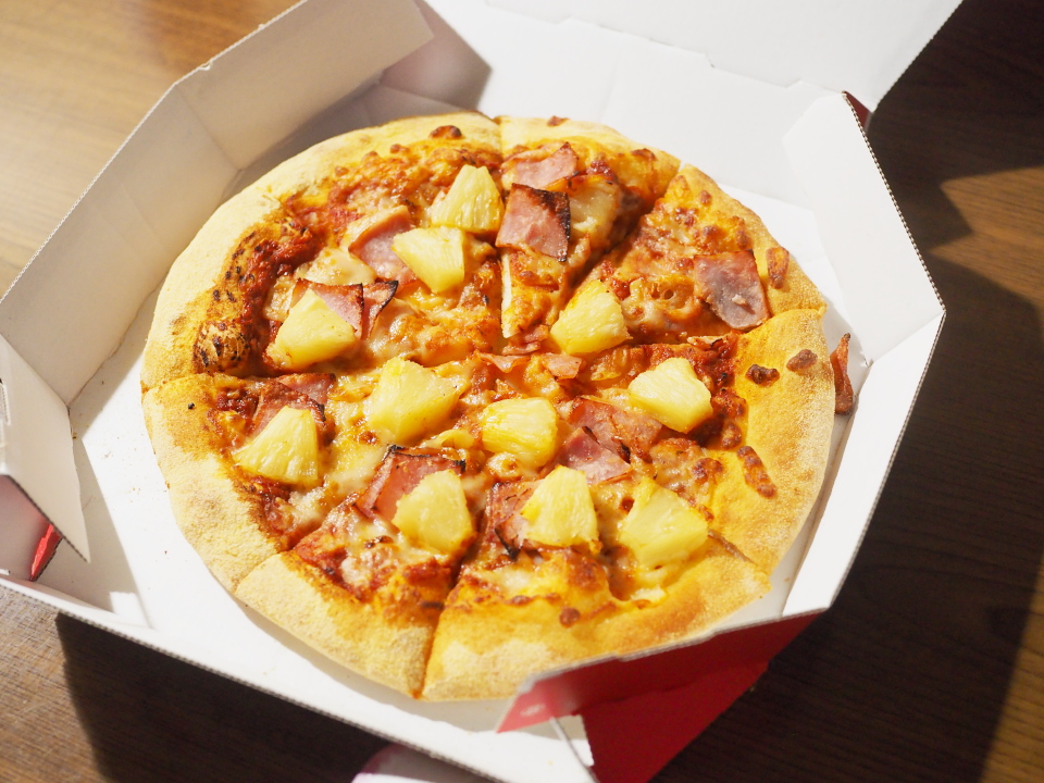 ドミノ・ピザは昔トロピカル・スペシャルという名前でオニオンやコーン、ダブルチーズも